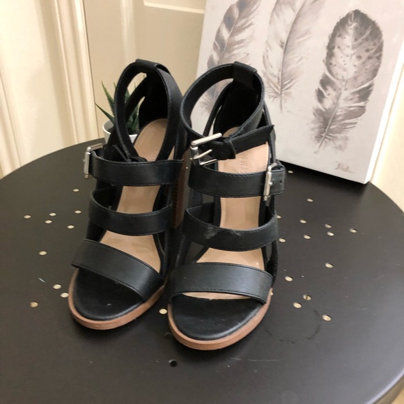 Forever 21 Shoes - Black Sandals
